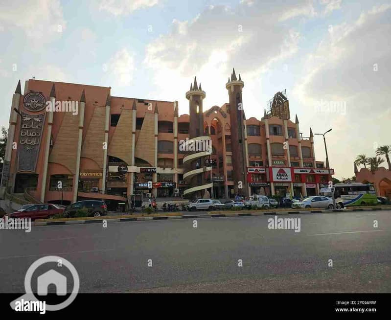 cairo-egypt-july-27-2024-wonder-land-amusement-park-wonderland-city-includes-many-exciting-games-the-express-train-loping-star-wheel-of-wagons-2Y066RW. jpg cairo-egypt-july-27-2024-wonder-land-amusement-park-wonderland-city-includes-many-exciting-games-the-express-train-loping-star-wheel-of-wagons-2Y066RW. jpg