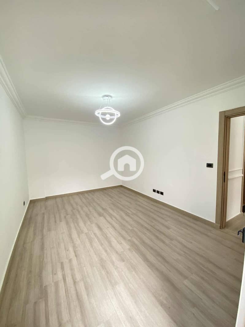 4 WhatsApp Image 2025-10-25 at 15.38. 17_cf627ee7. jpg