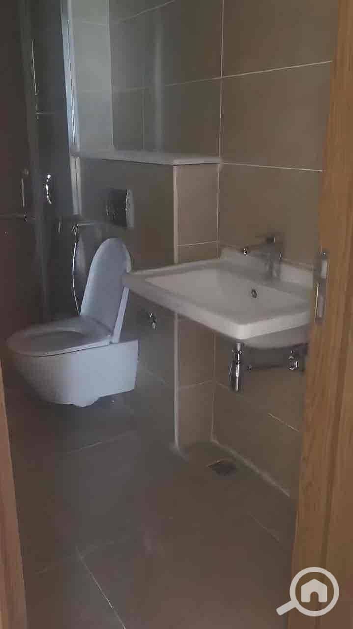 10 adb87e07-37b8-4790-ac49-f8b1aa61a8c7. jpg