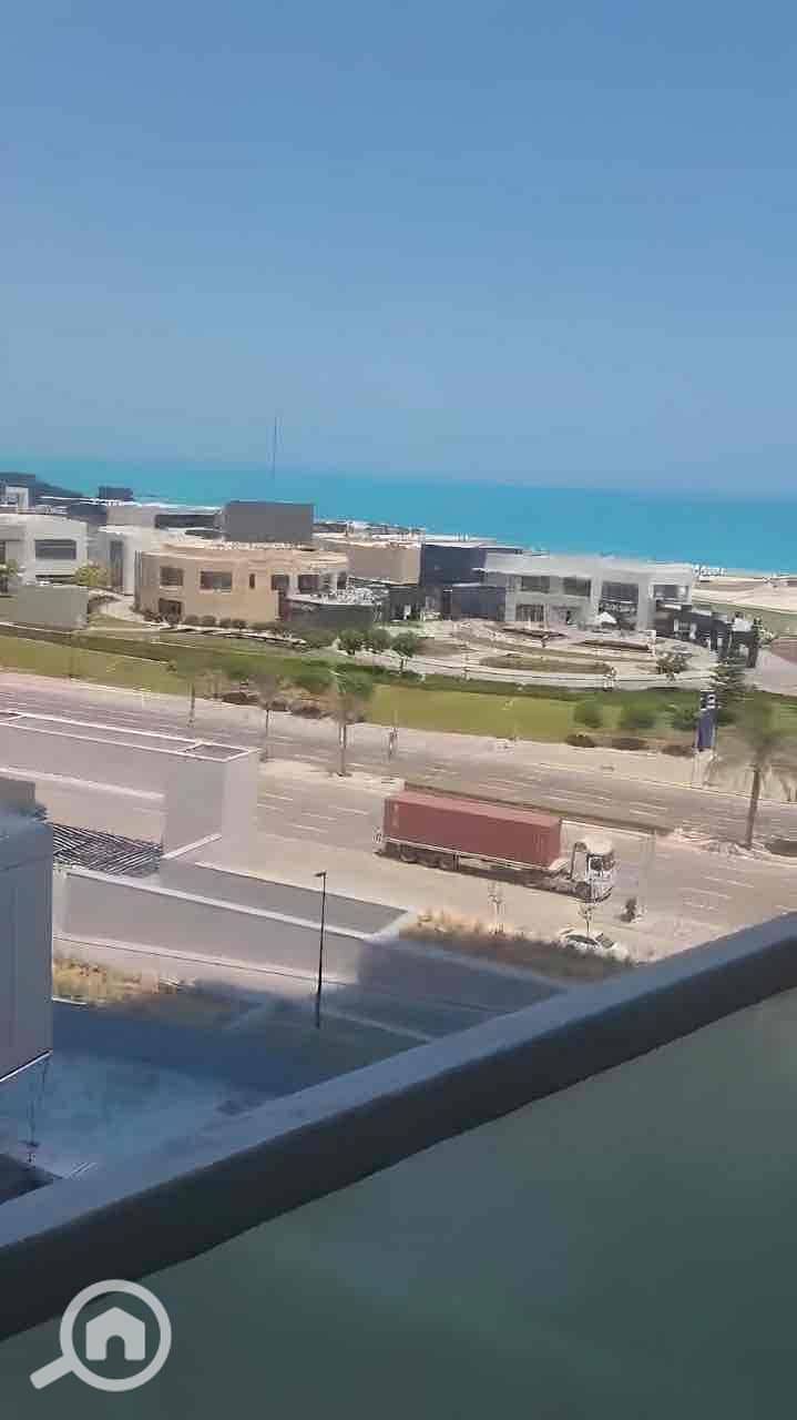 14 a300d6de-ef74-46e8-8198-ffda21c2d95f. jpg