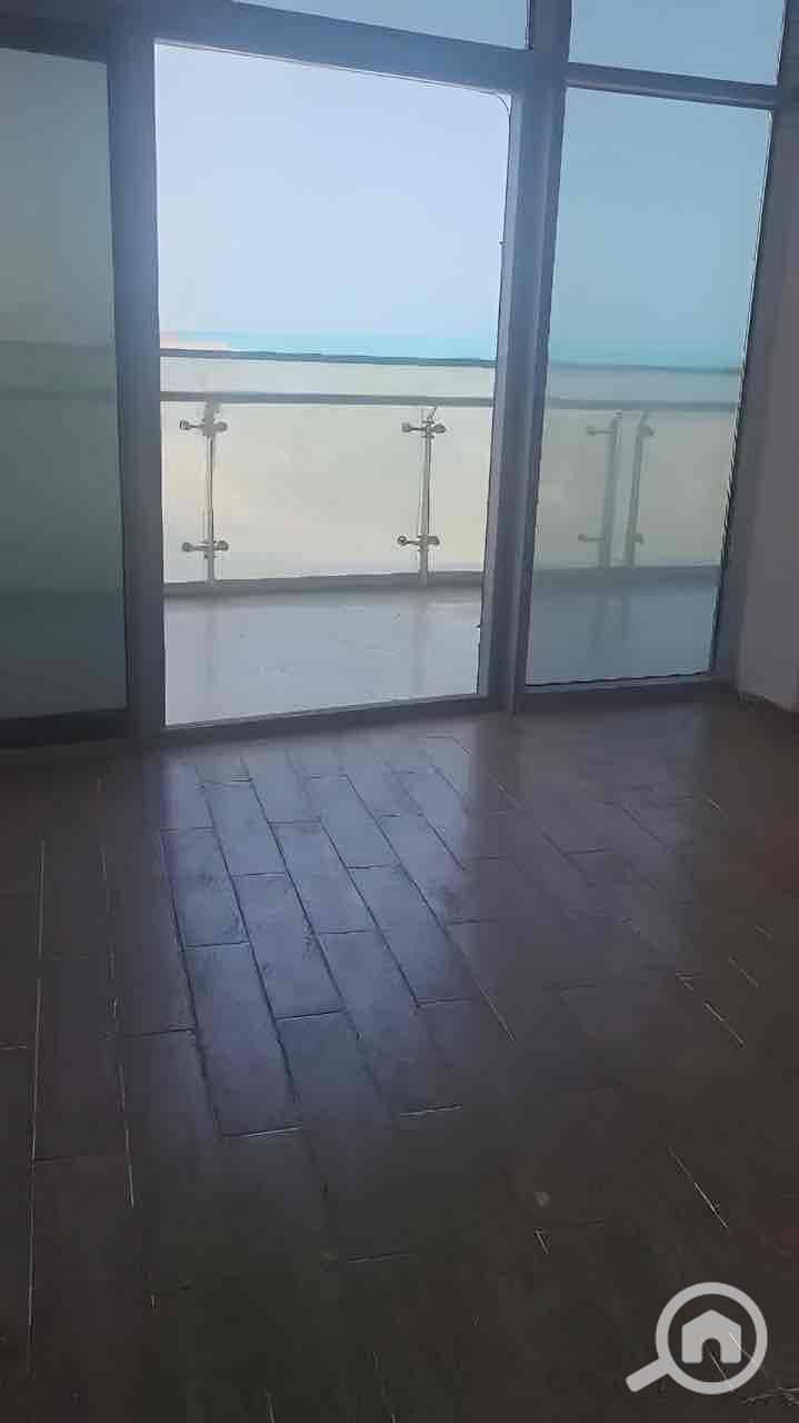 15 3b9fe510-05d6-4c5c-a32c-03885797ff9f. jpg