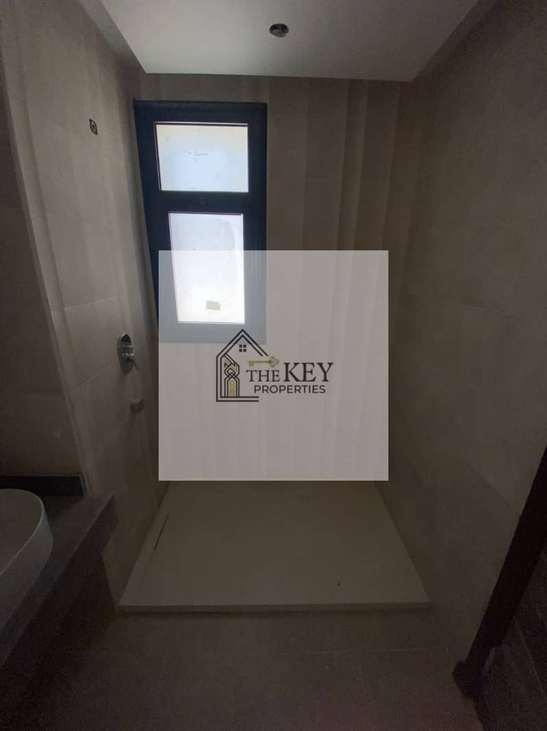 10 WhatsApp Image 2025-11-12 at 17.55. 03_162b0b83. jpg