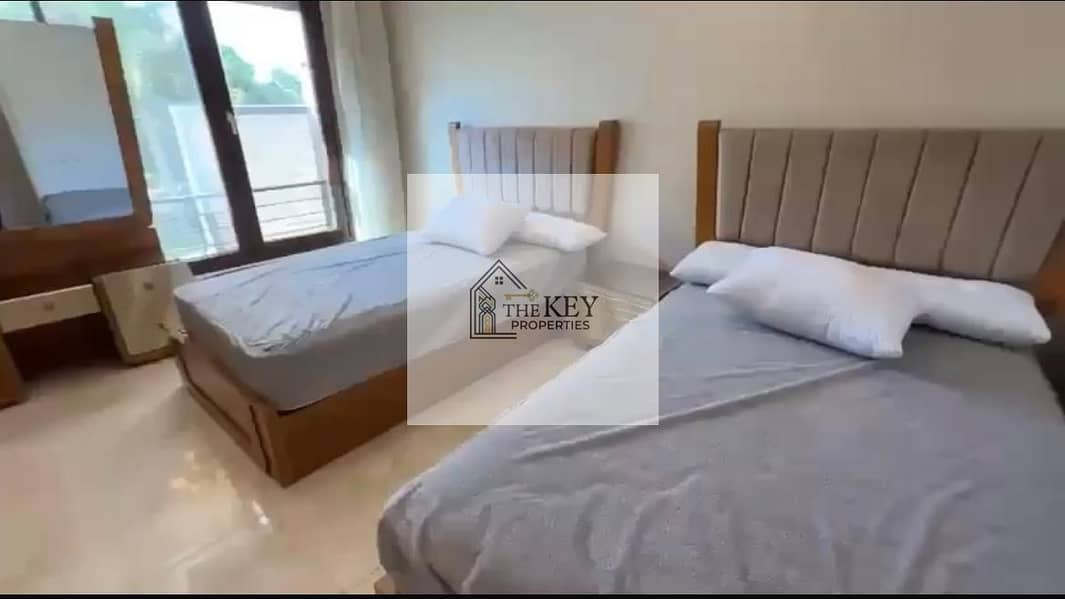 3 915c53d8-3279-49a3-a0eb-e6d32edb3efa. jpg