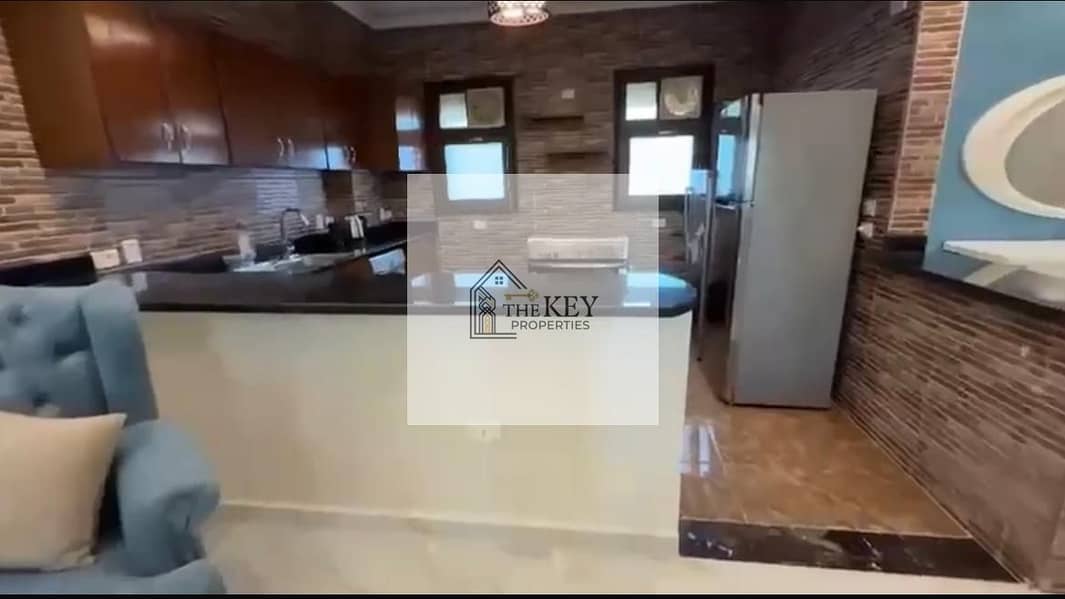 9 10696a25-238f-479b-9590-06077bc212b9. jpg