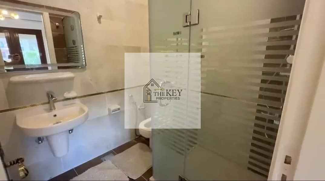 10 6566992f-f36a-4051-bde6-f715253a69a1. jpg