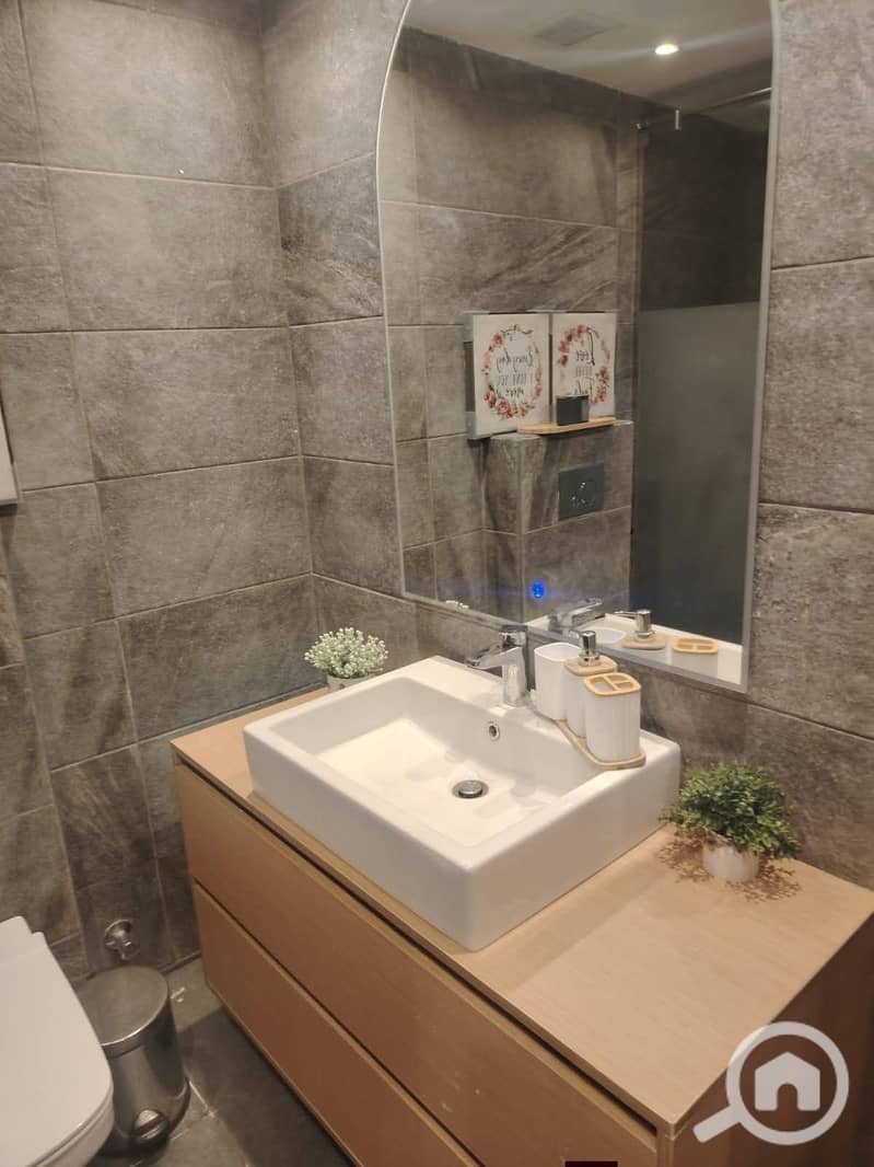 7 942e43d3-e0c6-4450-8546-e58478ff3340. jpeg