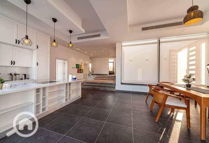 9 12c176c0-0a4a-4fda-9a3a-1a83d4083891. jpg