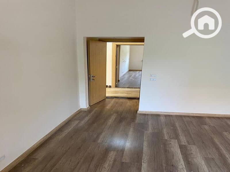 18 c05ba1e2-1ae6-43fb-9213-92e8125f90c9. jpg