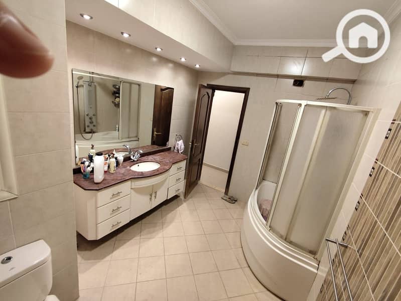 2 2f590d5f-02a1-4e69-bc57-6ea377ffd683. jpg