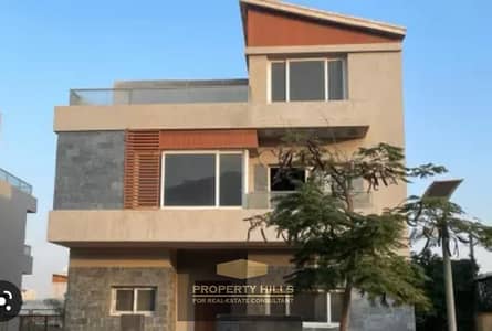 3 Bedroom Townhouse for Sale in Sheikh Zayed, Giza - 0f191c8c-0610-4462-99d3-b75f9e1e6d35. JPG