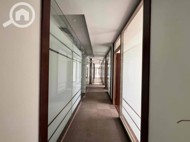 2 54279d35-6e2f-4c28-b32b-31068a2c5e31. jpg