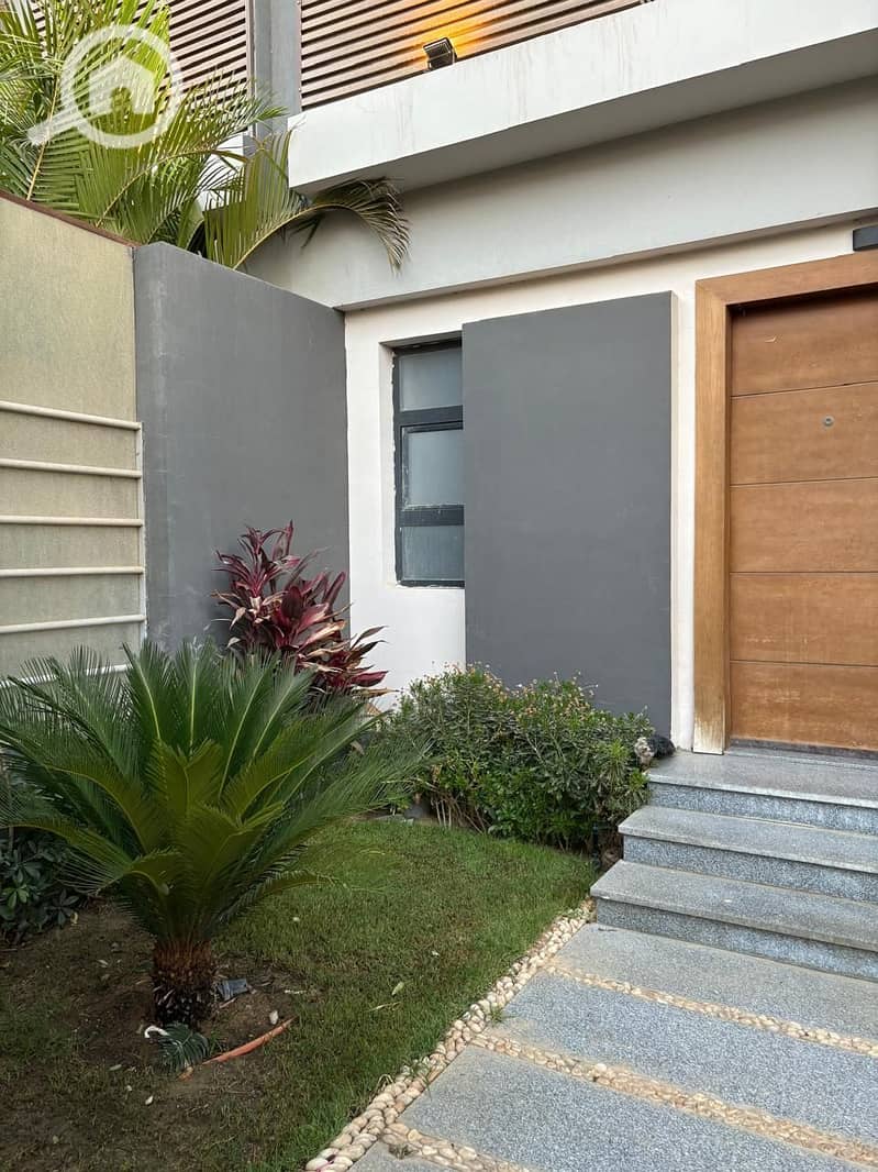 11 528384090_1317125260034723_3020802093445322742_n. jpg