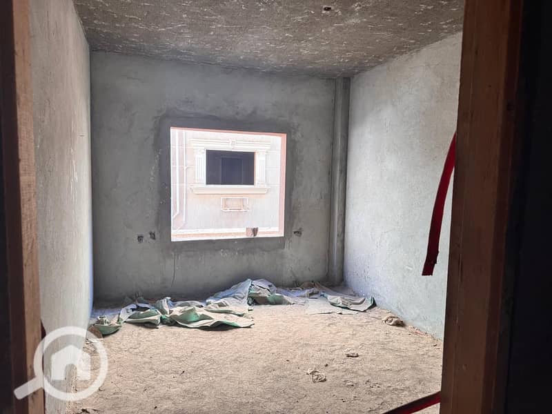 2 c2f0d02d-9312-4517-9070-d2b684a4110e. jpeg