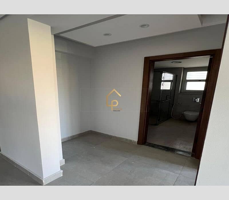 11 WhatsApp Image 2025-09-24 at 4.53. 14 PM (2). jpg