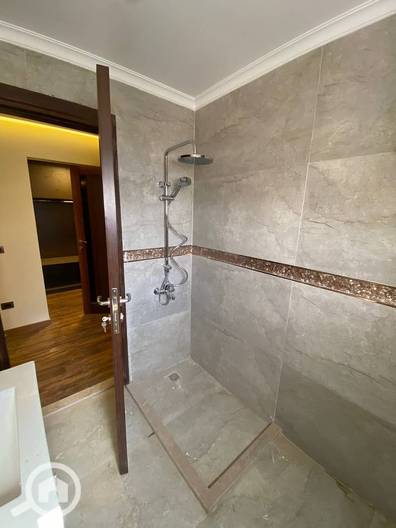 6 7eaaaa65-1490-4d26-8cc4-798f48a8c037. jpeg