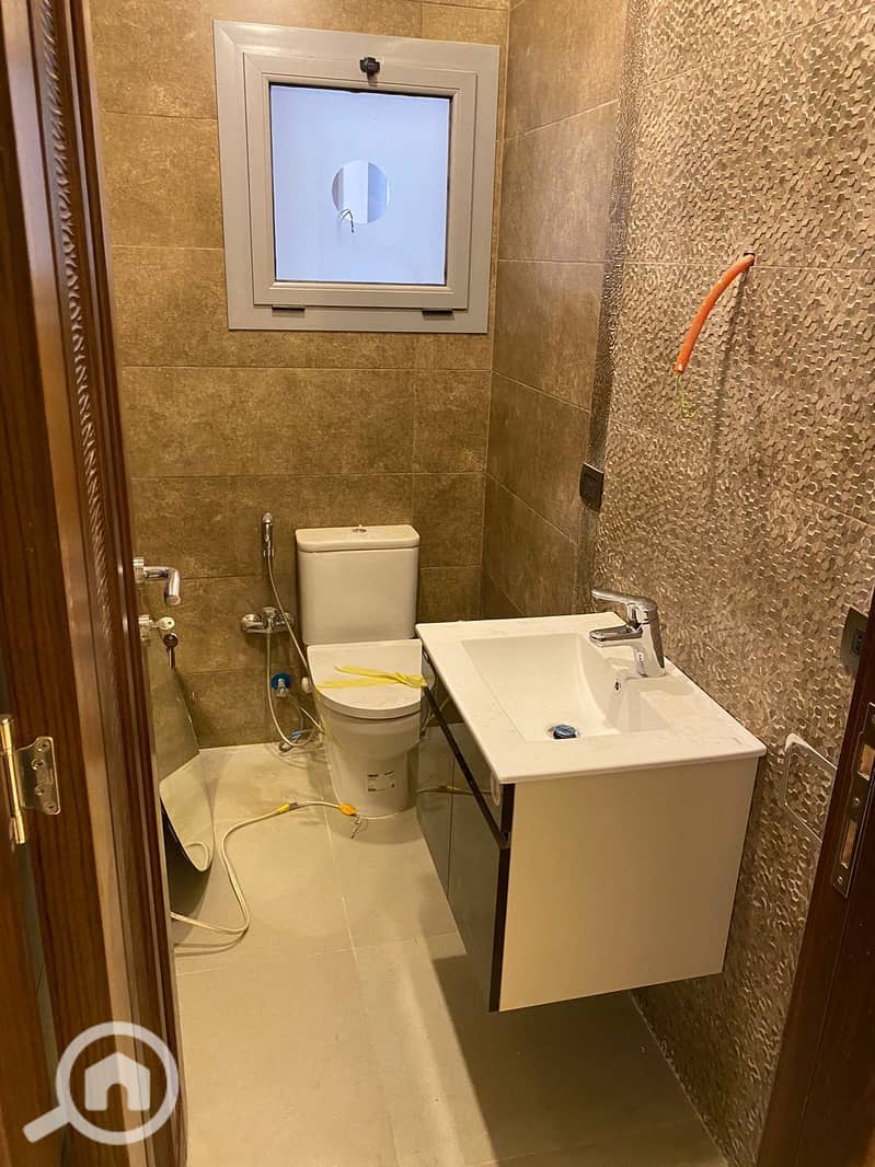 23 f112db05-5c83-41d3-9abd-4e510c96740b. jpeg