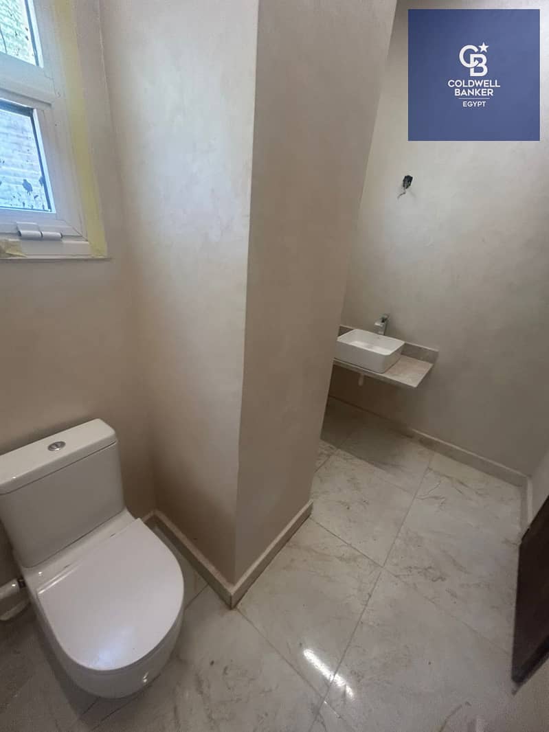 10 5fdb449d-3c94-44bf-a6f8-233a58acd604. jpeg