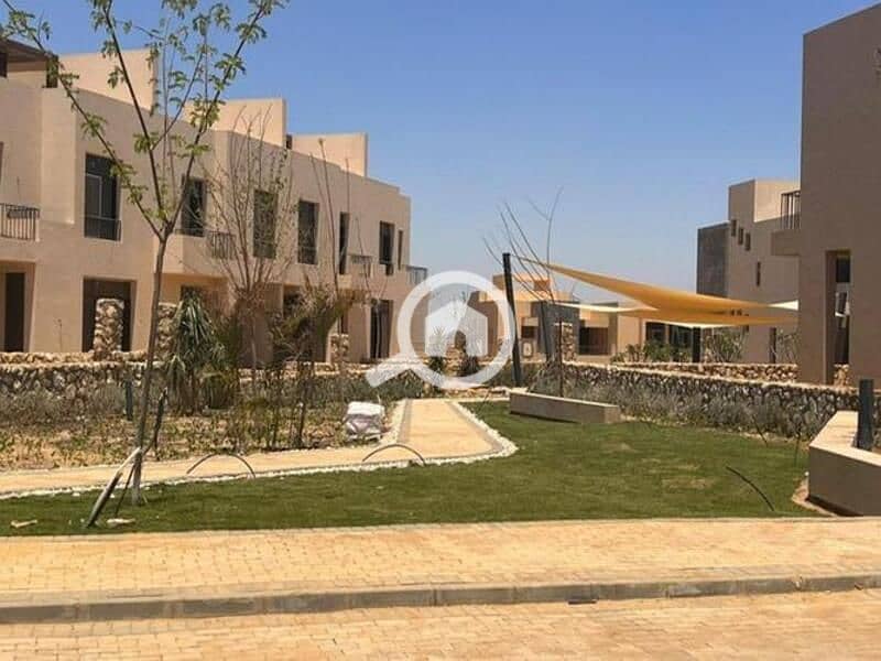 10 3790430-c299do. jpg