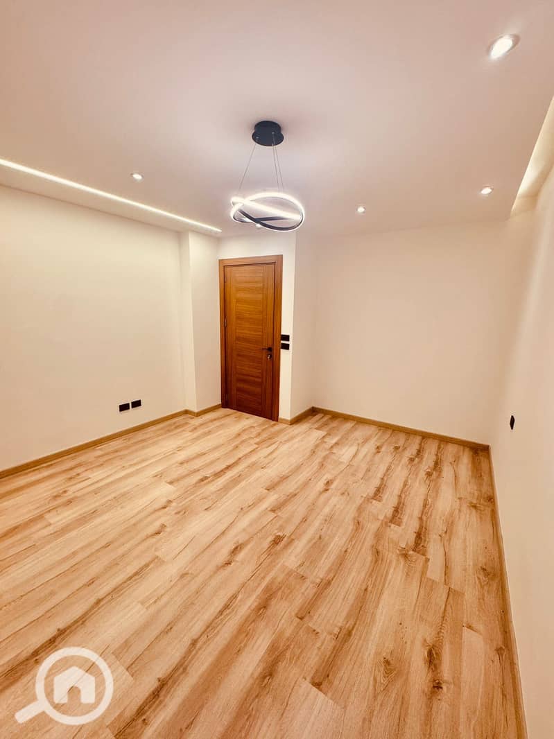 7 WhatsApp Image 2025-11-13 at 3.44. 40 PM (1). jpeg