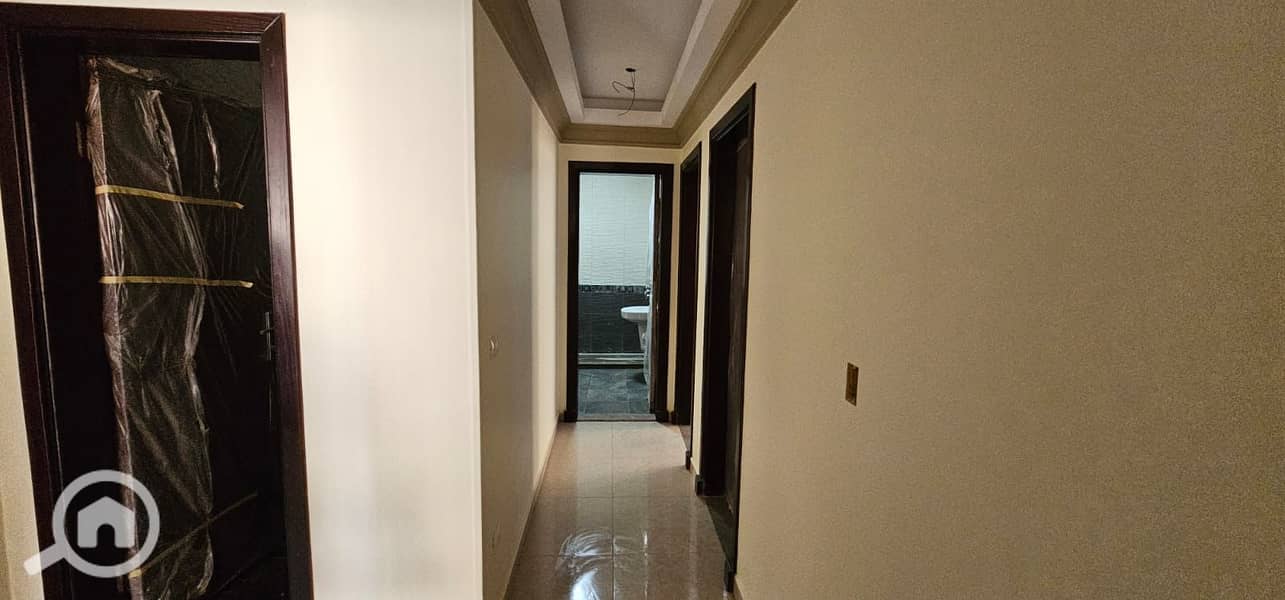 4 3ef2ba8a-5bdc-4896-acea-0f06b14f8e5d. jpg