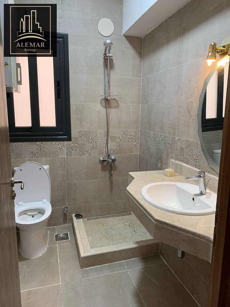 9 e35887f7-9dbb-4331-b924-2e032b1caf3a. jpg