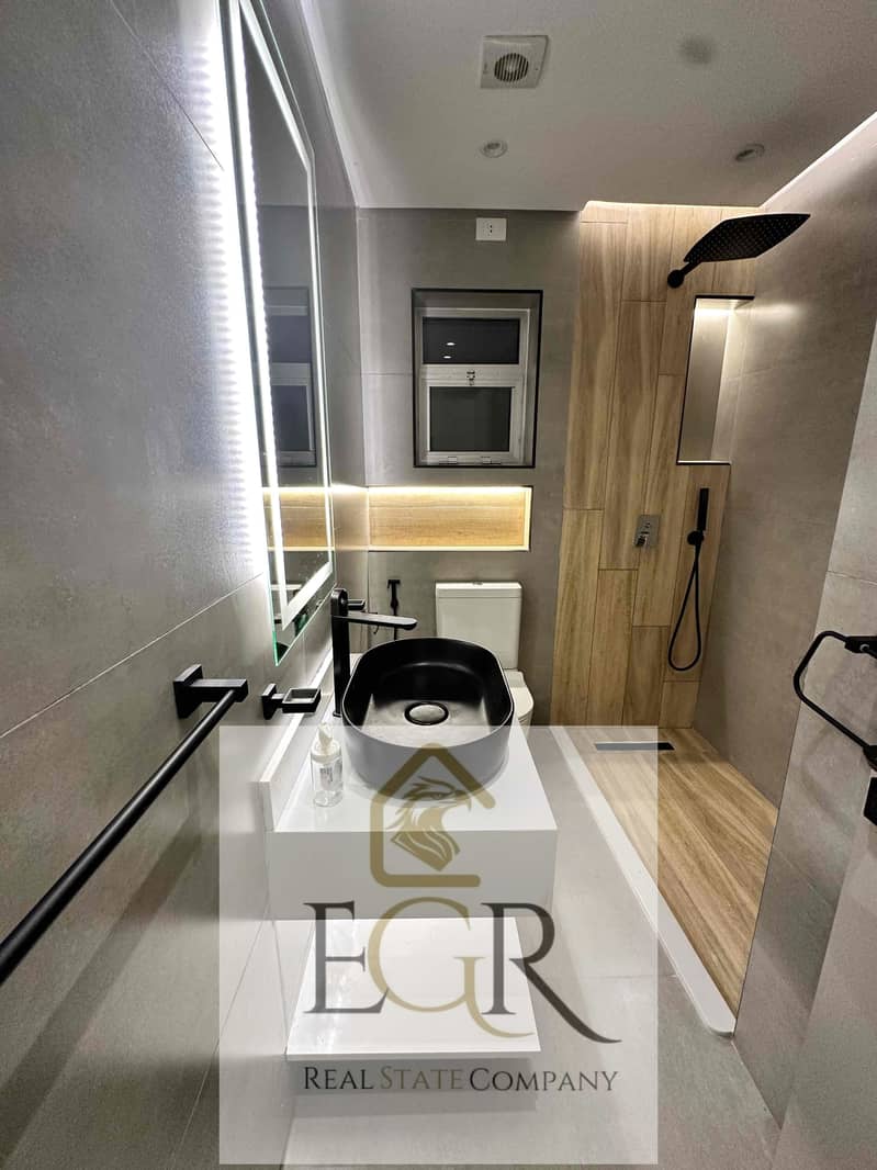 12 251d7d62-f20c-4b71-9a8d-599b05e4905c. jpg