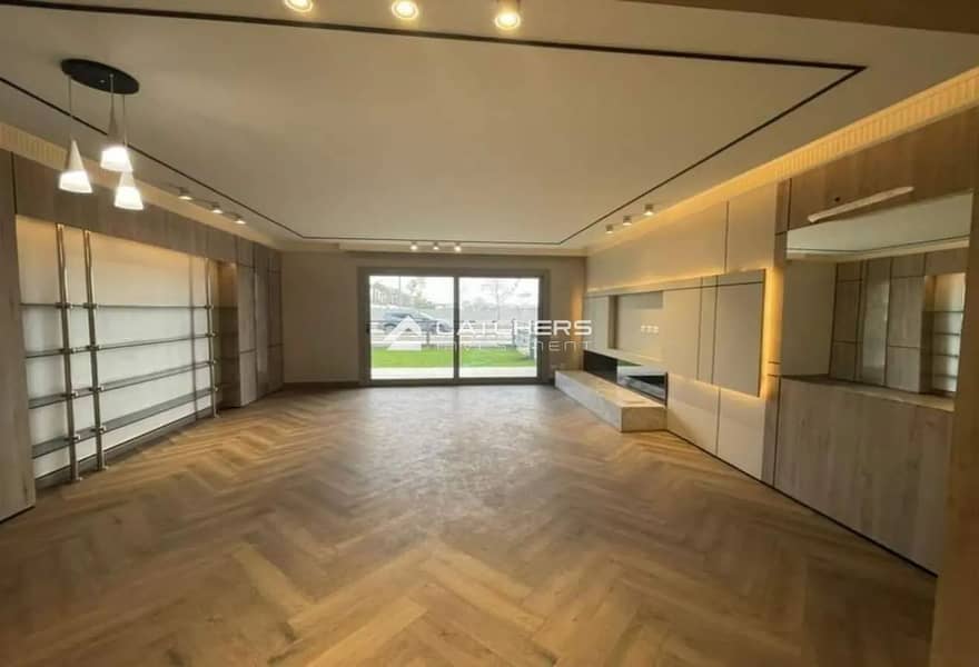 2 4437424d-d747-4b49-b3a0-e11a89d9639d. jpg