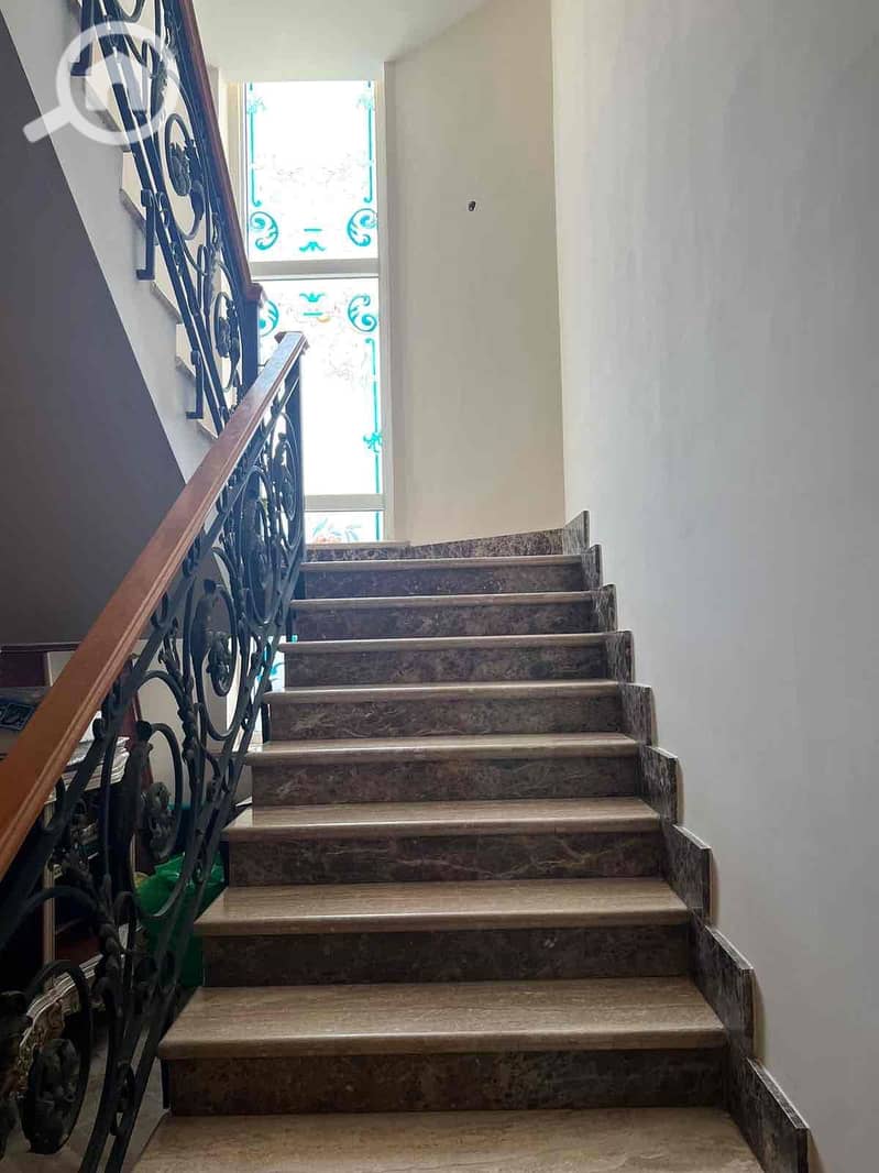 8 3c94da7f-6c0c-4d10-9743-989435658dcb. jpg