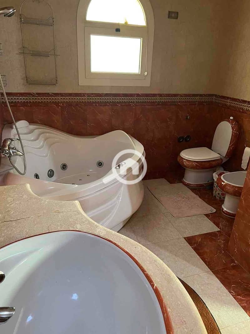 21 cb6fb76c-2d17-42c7-baae-06cb1ef12efc. jpg