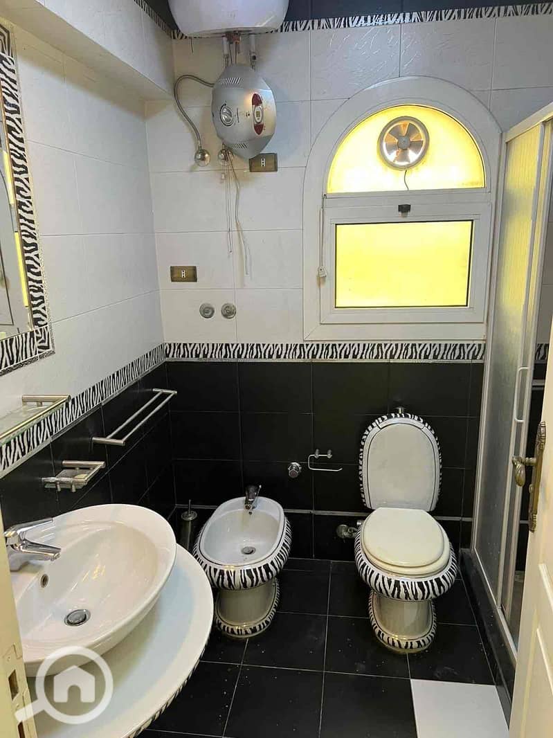 24 03c88510-50ee-4e7b-9a79-a34d5ff5fb1a. jpg