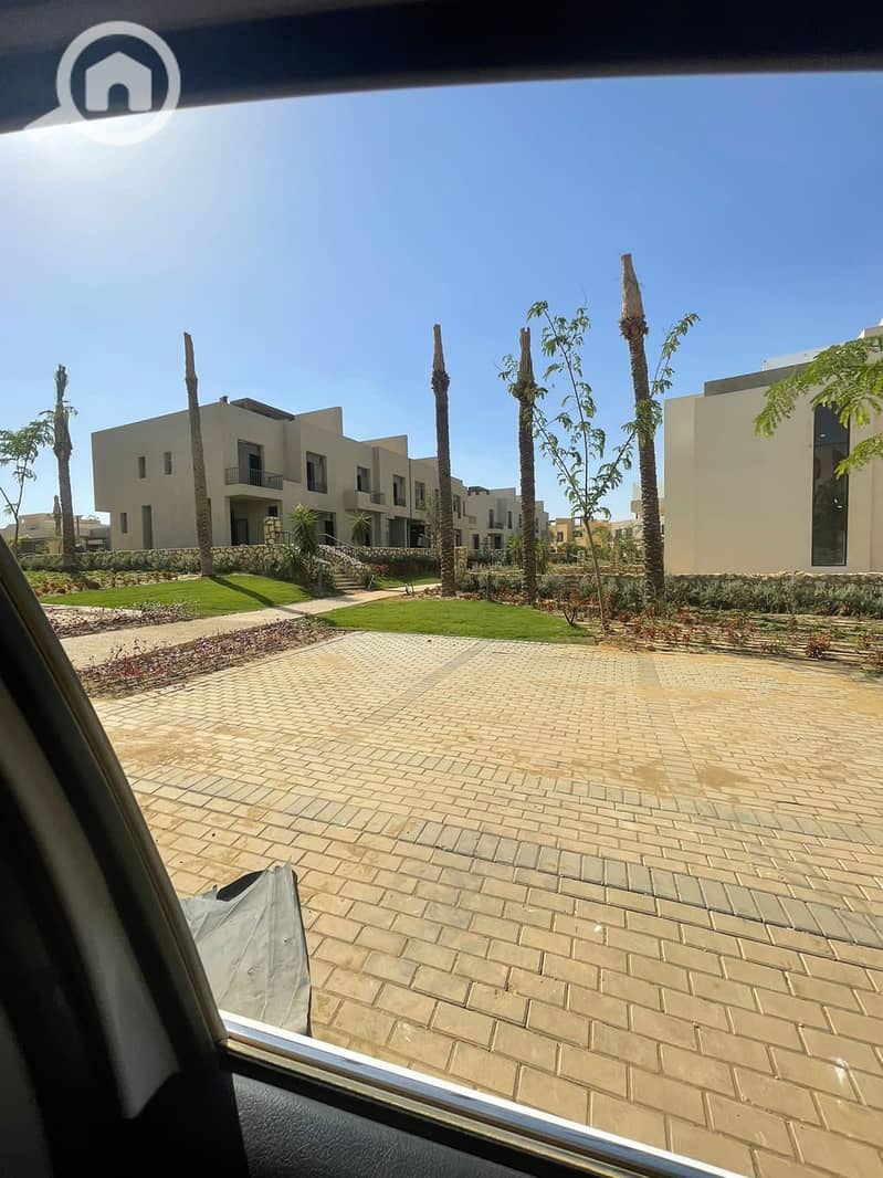 5 9255b356-e158-458b-8625-b2f4b7634fd2. jpeg