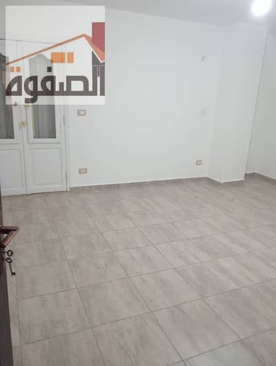 شقة 3 غرف نوم للايجار في المعادي، القاهرة - IMG-20250510-WA0015. jpg