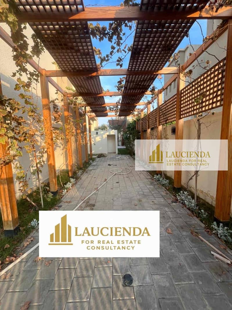 2 A8954403-5FCB-4EA0-807C-992580851324. jpg