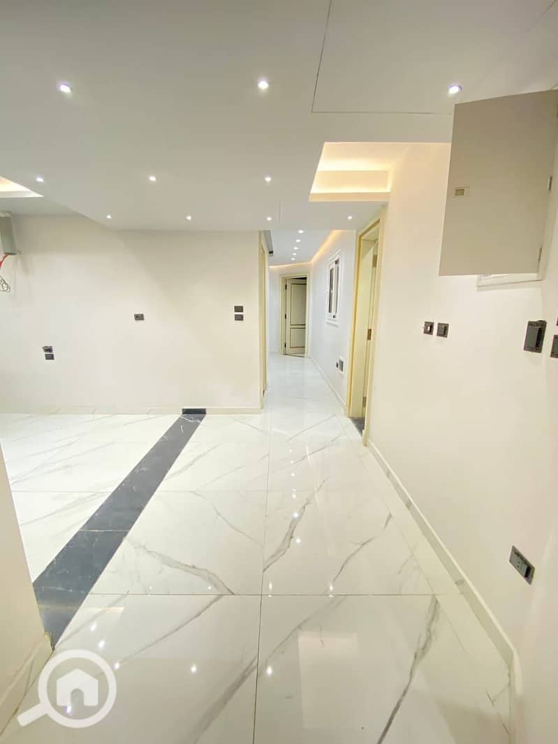 4 f7b0bafe-d64e-4175-933f-12eca9cdf083. jpeg