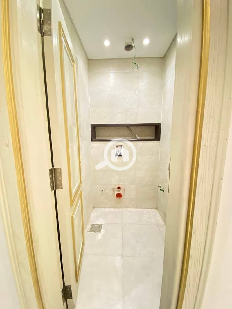 11 df9950a7-9556-40b8-b12b-c9627c8780e5. jpeg