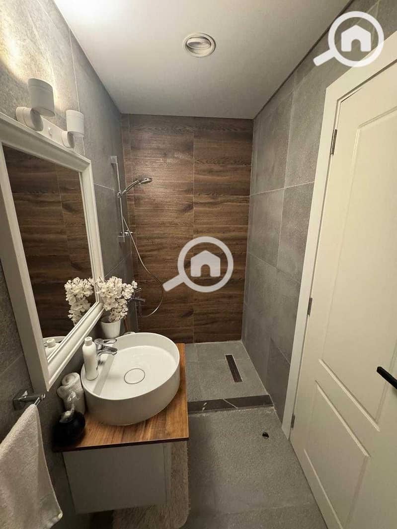 5 mC5MjEm3FCb7EgWmdXRYOE3hrKpyUEuRFDRfJDBs. jpg