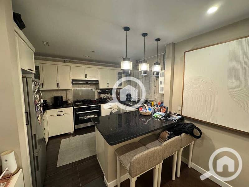 10 0YYRsd5Ftx3lHKki6ycEoEuX1ekk13KqhrTZa3Iw. jpg