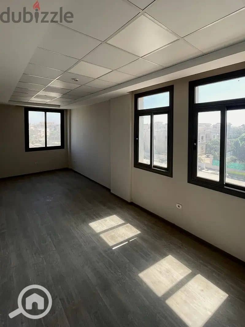 4 349cd9b8-5c5c-47fe-8751-9bc12ef7232c. jpeg