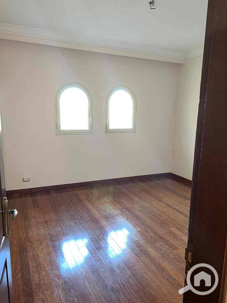 4 814117f5-4c92-445e-b55d-fbe4bc78c1a4. jpg