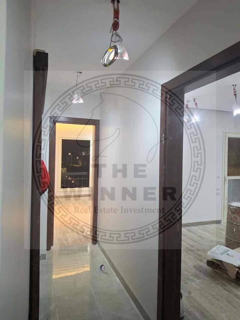 12 c986d984-25a0-4bbe-8137-d3d23edb1e58. jpg