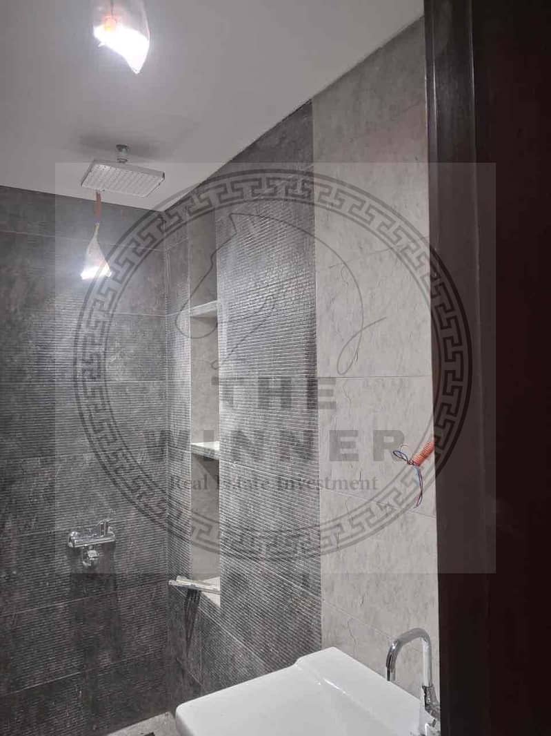 18 ec9b9978-4e4e-4065-ad69-a4778564cf14. jpg