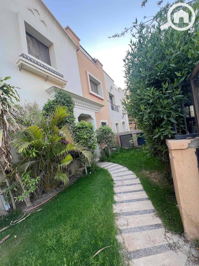 2 049e268a-0f55-471d-a184-84e8baaadbb1. jpg