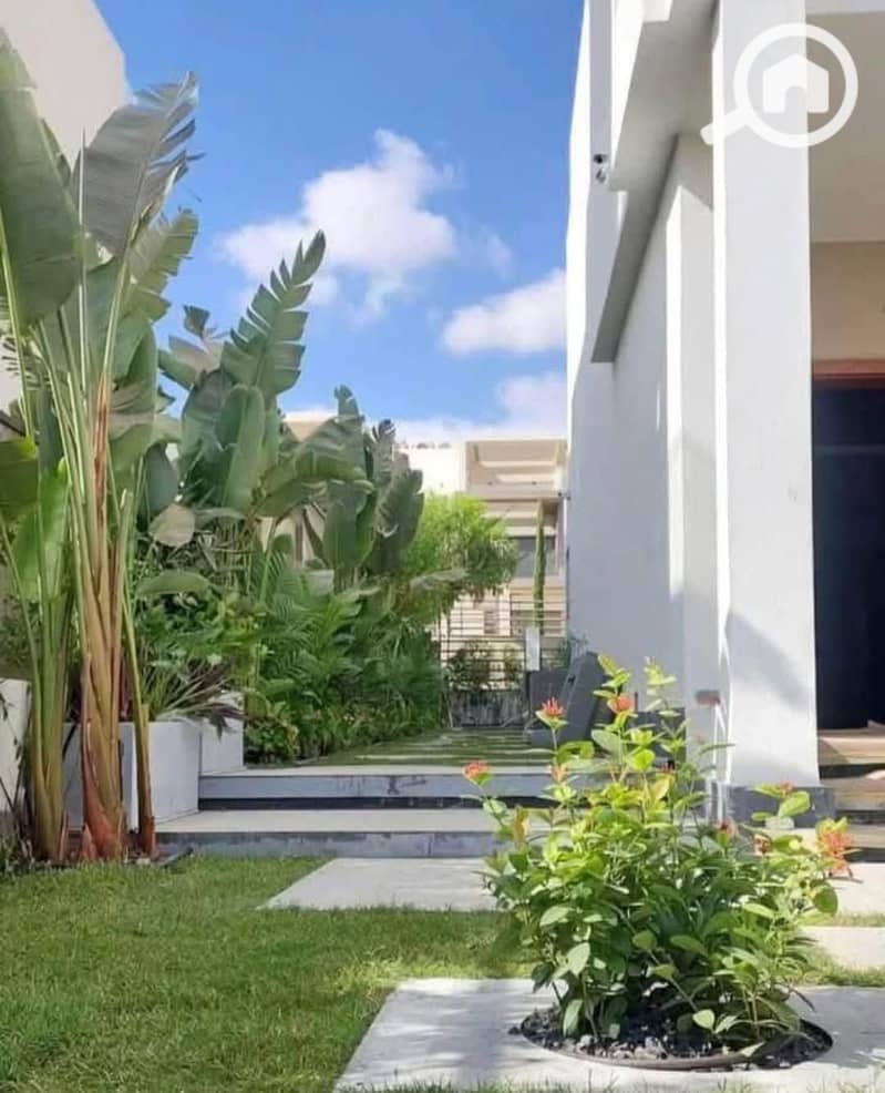 9 580767194_2298931757205551_1052368122927122274_n. jpg