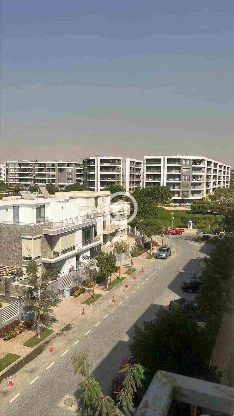 12 FB_IMG_1759964022077. jpg