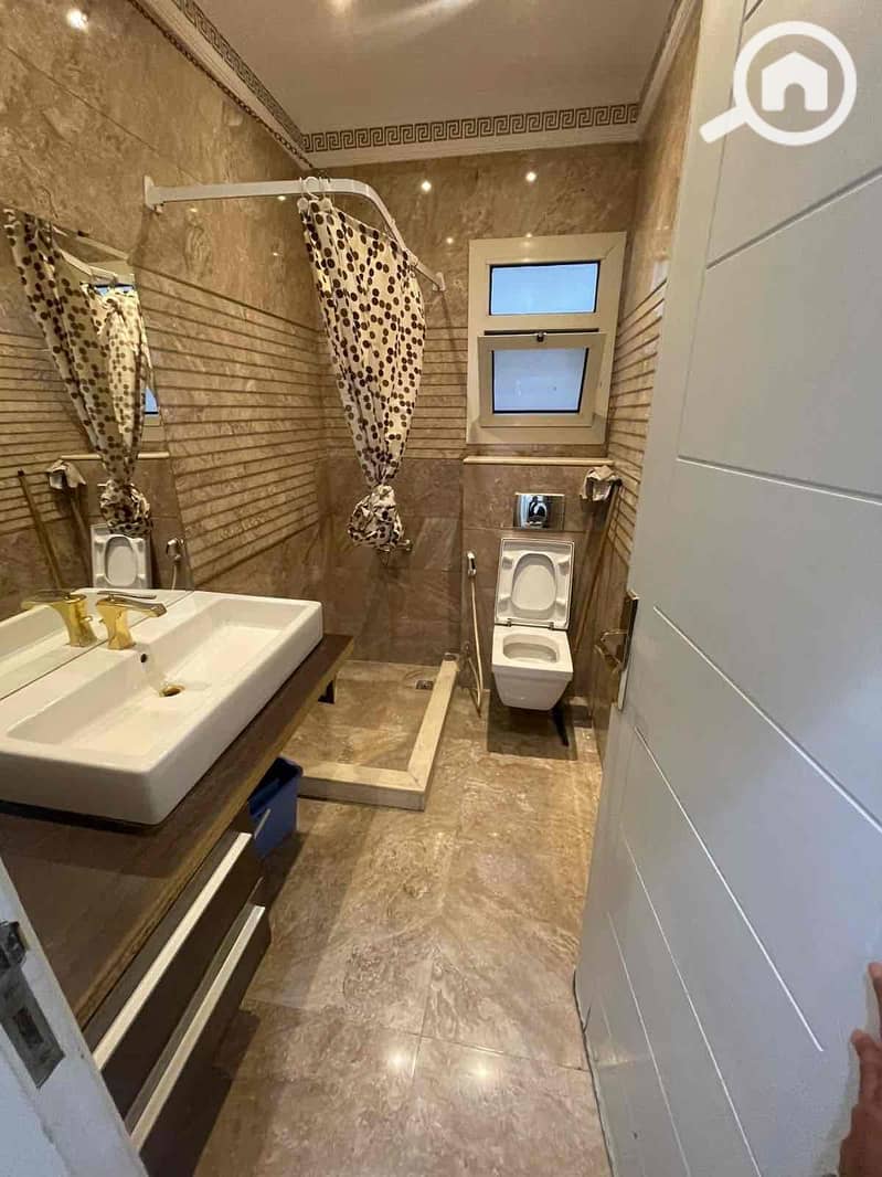 2 e6606515-f1d7-4213-9f00-9c415ad6f072. jpg