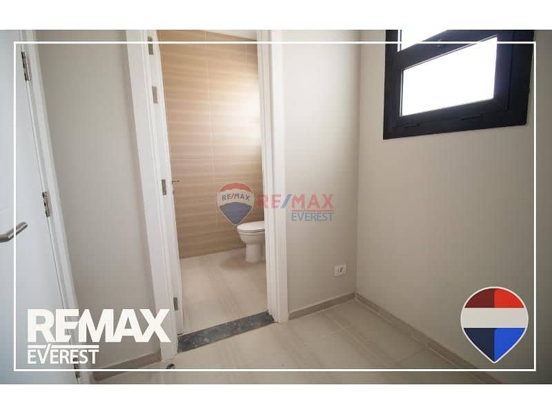 19 WhatsApp Image 2025-11-13 at 5.32. 14 PM. jpg