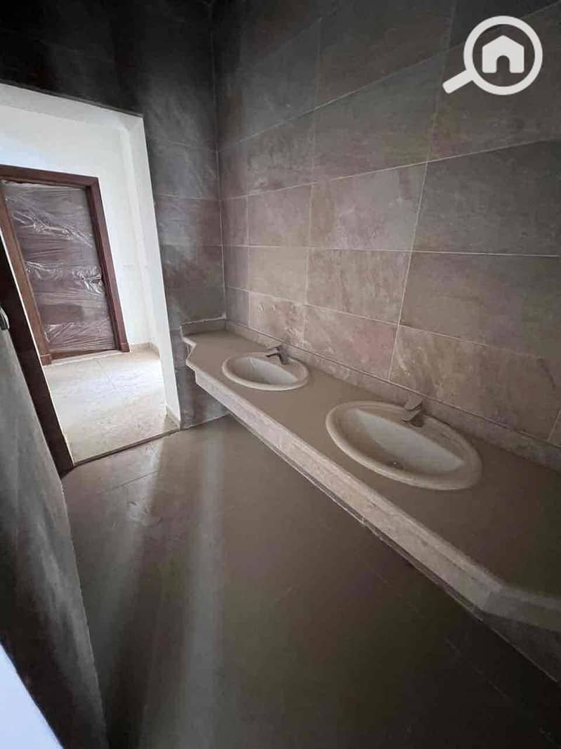 7 86c045de-80f4-4699-83ae-3a6a3d087be0. jpg