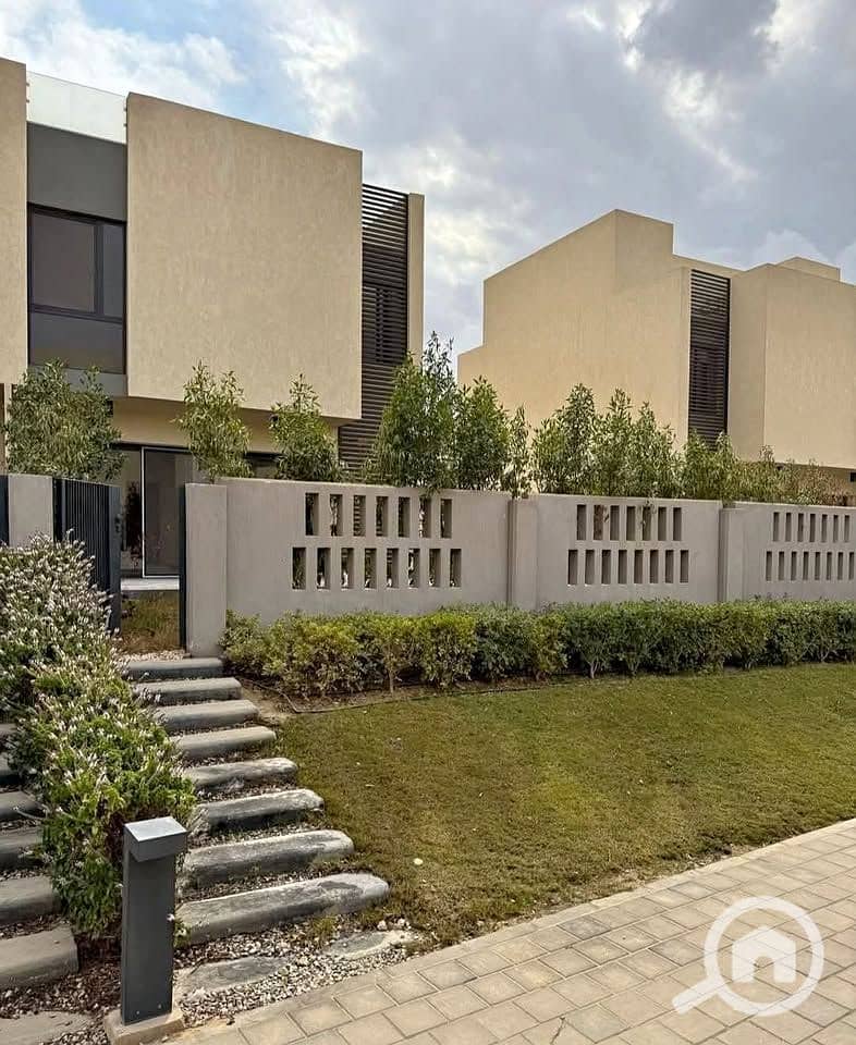 8 517506955_747116081619310_6782735886443835348_n. jpg