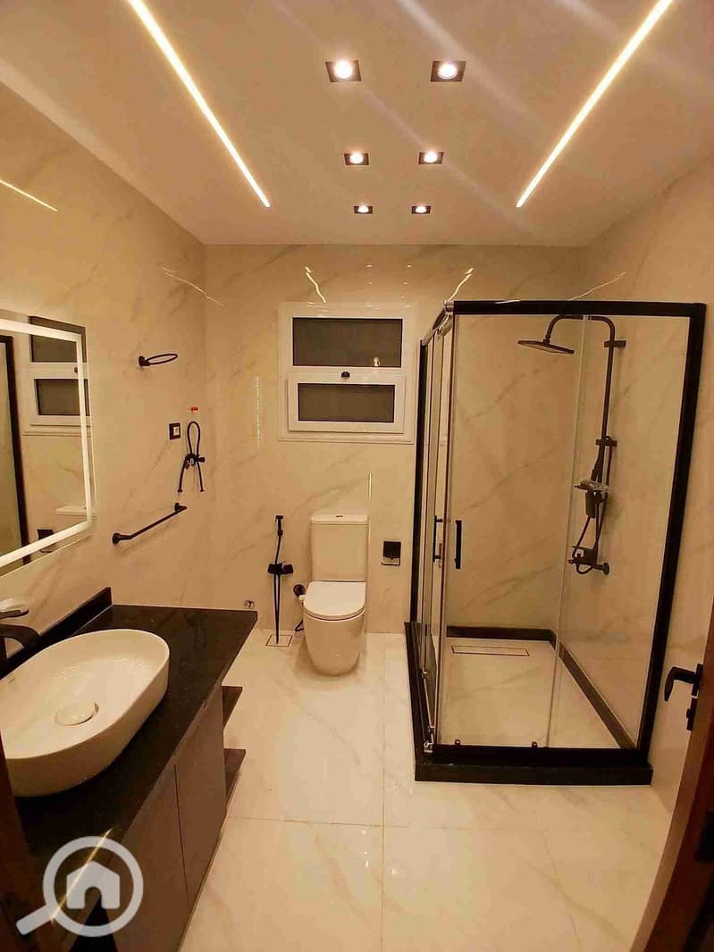 21 FB_IMG_1762889664632. jpg