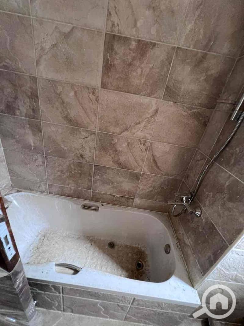 10 f2b225c7-e6a9-4be3-9a5d-00acc4965522. jpg